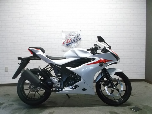 スズキ GSX-R125 (30.8万円)